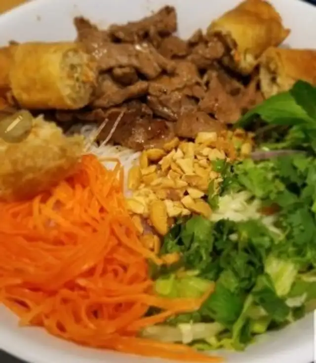 Vietnamese Noodle Salad -Mi Boon.